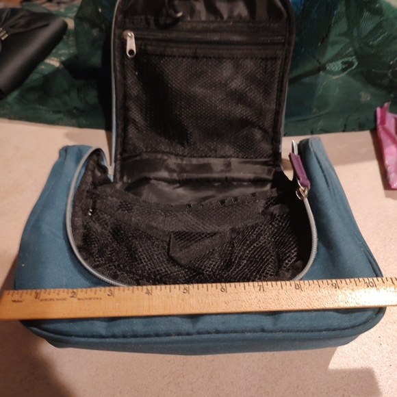 Presidents Recognition Program Gala 2012-2013Toiletry Case HangerSee Photos - Picture 7 of 14